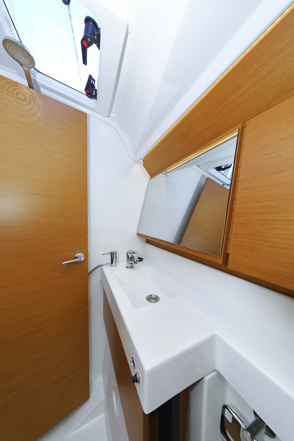 Image of Diona yacht #18