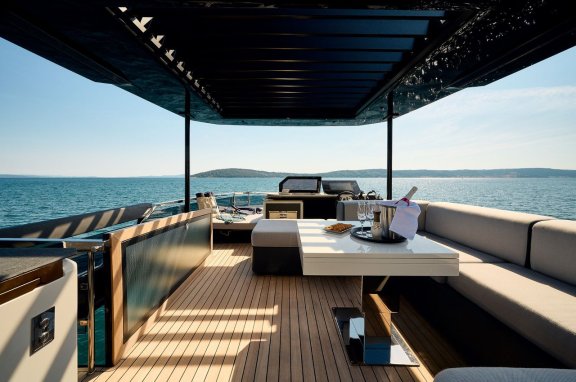 Image of Blue Moon yacht #10