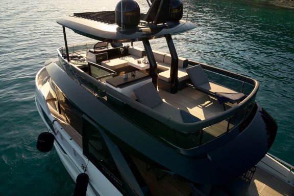Image of Blue Moon yacht #3