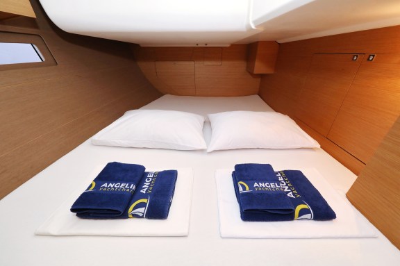 Image of Black Pearl yacht #24