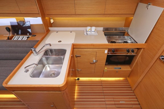 Image of Black Pearl yacht #39