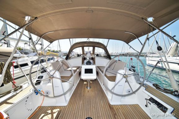 Image of Hang Loose yacht #8