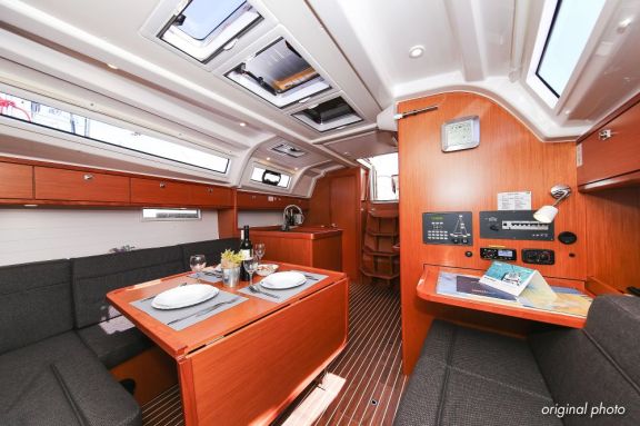 Image of Hang Loose yacht #12