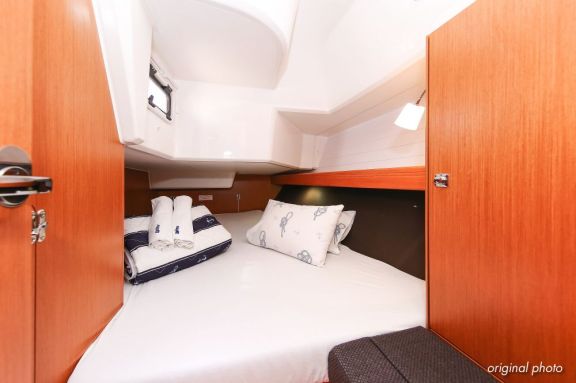 Image of Hang Loose yacht #27