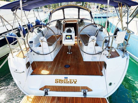 Image of Smiley yacht #5