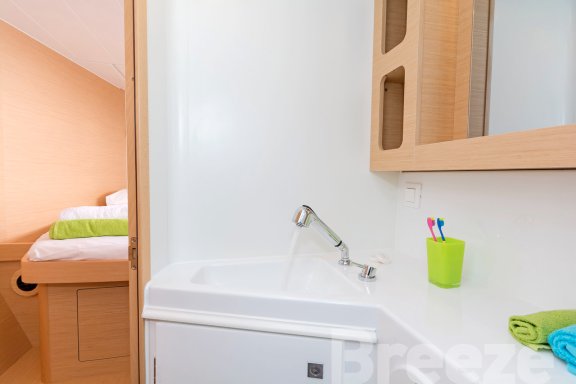 Image of Breeze yacht #23