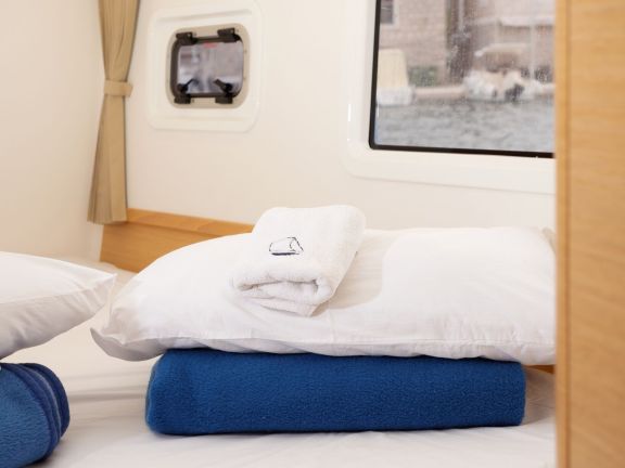 Image of Galapagos yacht #13