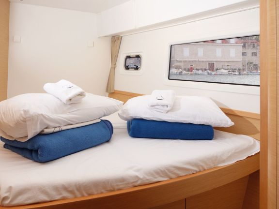 Image of Galapagos yacht #16