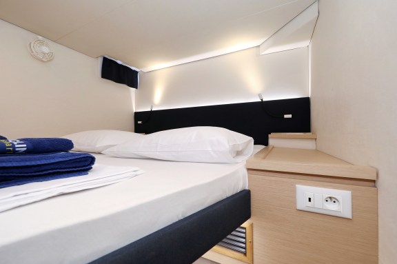 Image of Feeling Free yacht #24