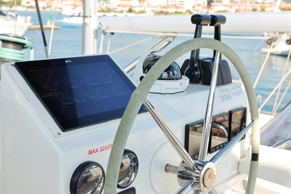 Image of Feeling Free yacht #43