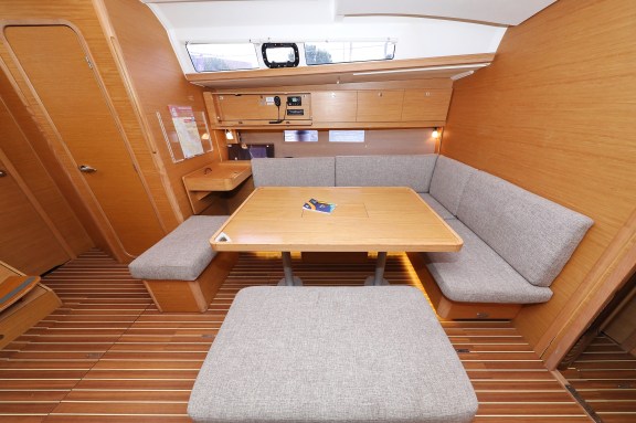 Image of Santa Rosa yacht #15