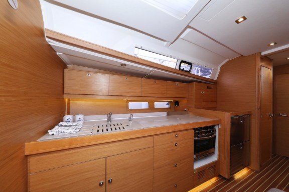 Image of Santa Rosa yacht #18