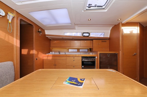 Image of Santa Rosa yacht #19