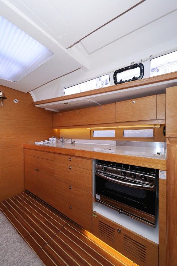 Image of Santa Rosa yacht #21