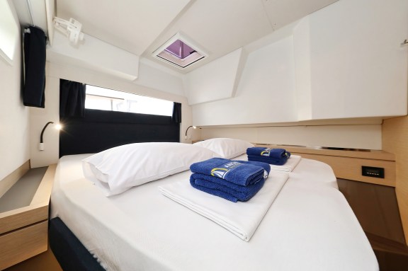 Image of Martin V yacht #25