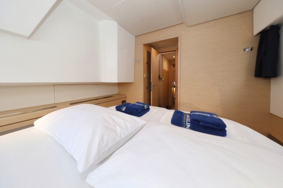 Image of Martin V yacht #26