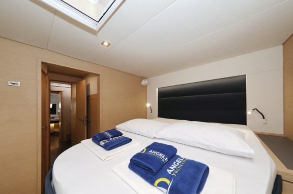 Image of Martin V yacht #30