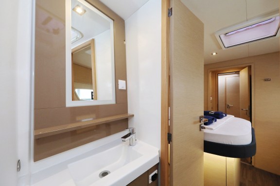 Image of Martin V yacht #33