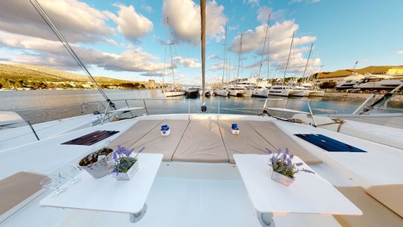 Image of Karina V yacht #10