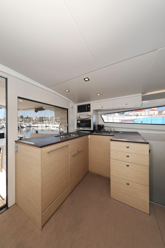 Image of Karina V yacht #17