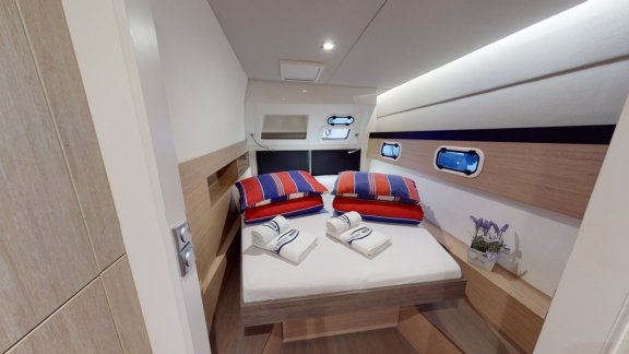 Image of Karina V yacht #25