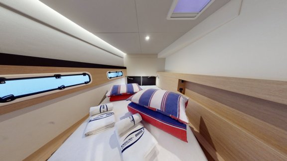 Image of Karina V yacht #26