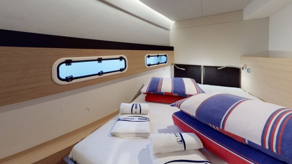 Image of Karina V yacht #27