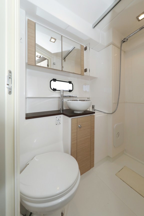 Image of Karina V yacht #31