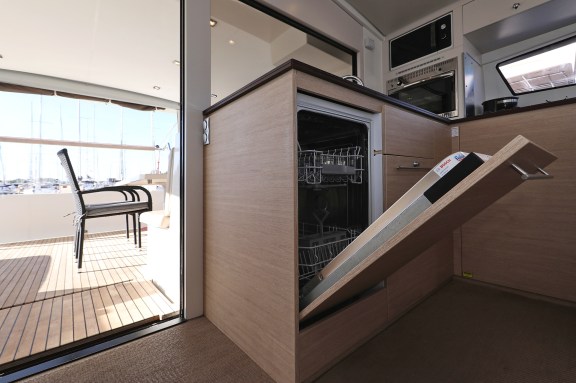 Image of Karina V yacht #41