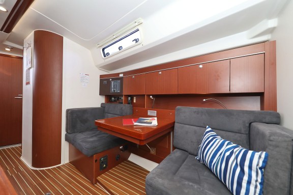 Image of take a break yacht #10