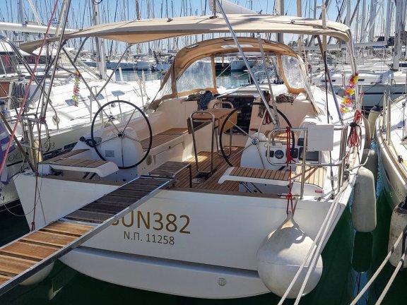 Image of Sun 382 yacht #4