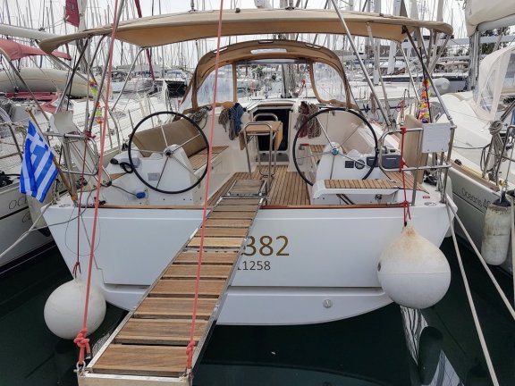 Image of Sun 382 yacht #5