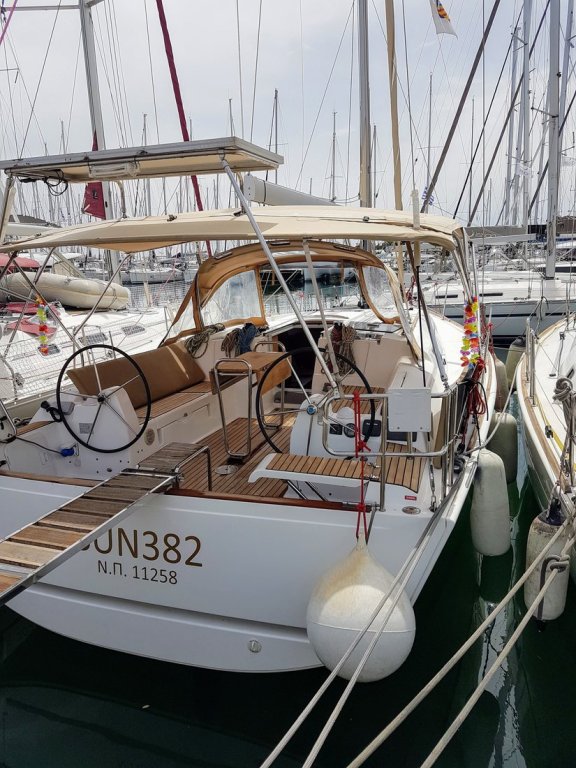 Image of Sun 382 yacht #6