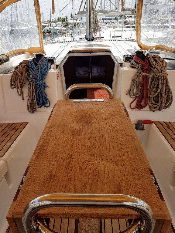 Image of Sun 382 yacht #9