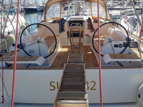 Image of Sun 382 yacht #3