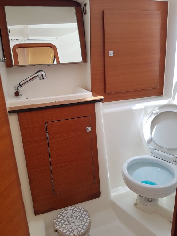 Image of Sun 382 yacht #18