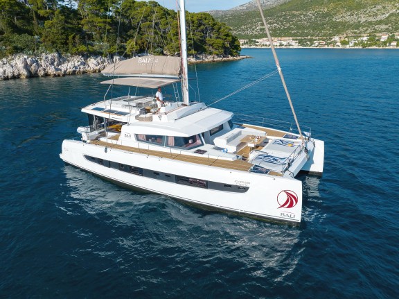 Image of EQ Horizon yacht #5
