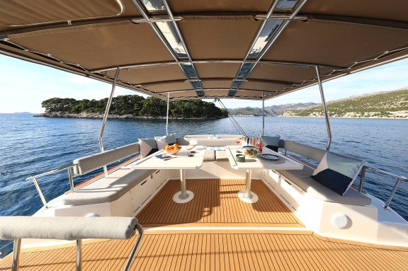 Image of EQ Horizon yacht #12