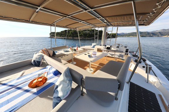 Image of EQ Horizon yacht #16