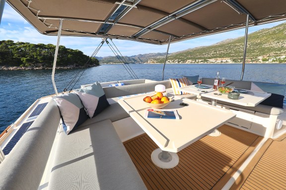 Image of EQ Horizon yacht #13