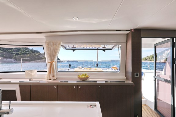 Image of EQ Horizon yacht #22