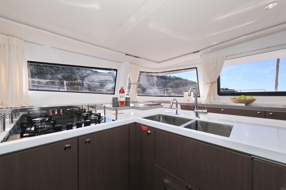 Image of EQ Horizon yacht #23