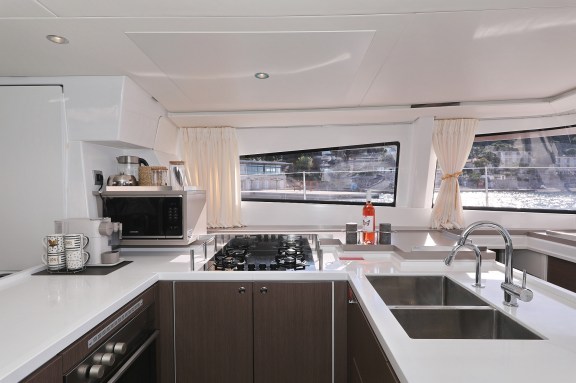 Image of EQ Horizon yacht #24