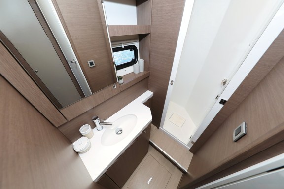 Image of EQ Horizon yacht #36