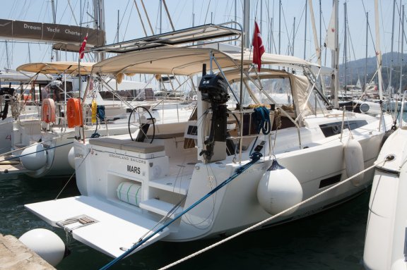 Image of Mars yacht #3