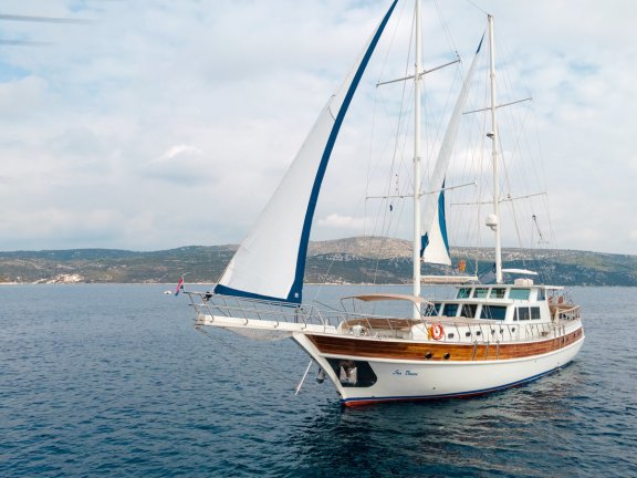 Image of Sea Breeze yacht #5