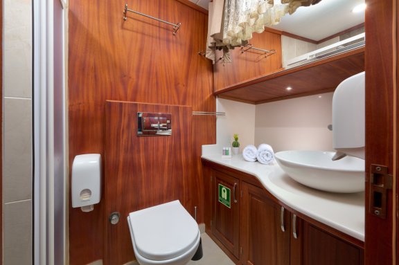 Image of Sea Breeze yacht #29