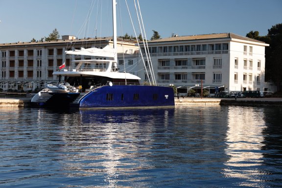 Image of Fantastic Too yacht #5
