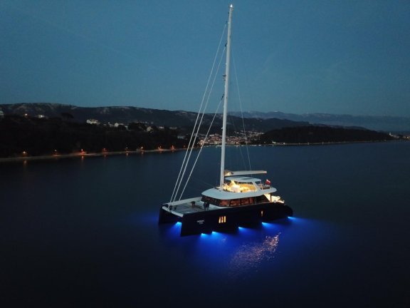 Image of Fantastic Too yacht #9