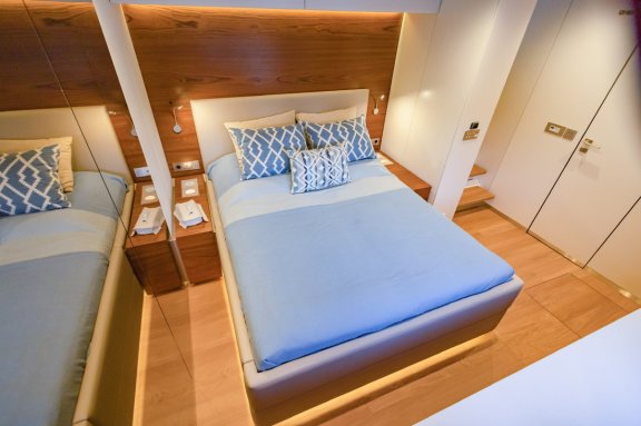 Image of Fantastic Too yacht #23